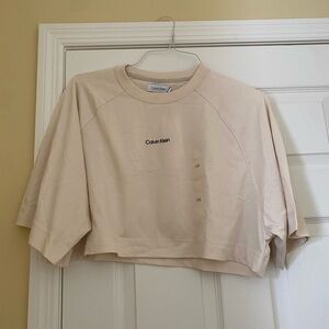 Calvin Klein NWT short sleeve crop top